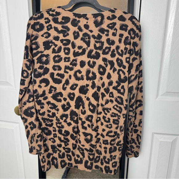 Old Navy Cheetah Sweater - Picture 3 of 4